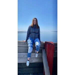 Meet your Posher, Kayla